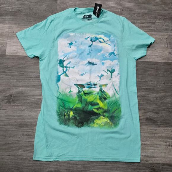 Star Wars Hot Topic Mandalorian Baby Yoda Grogu Frog Flying Short Sleeve Shirt - Picture 9 of 9